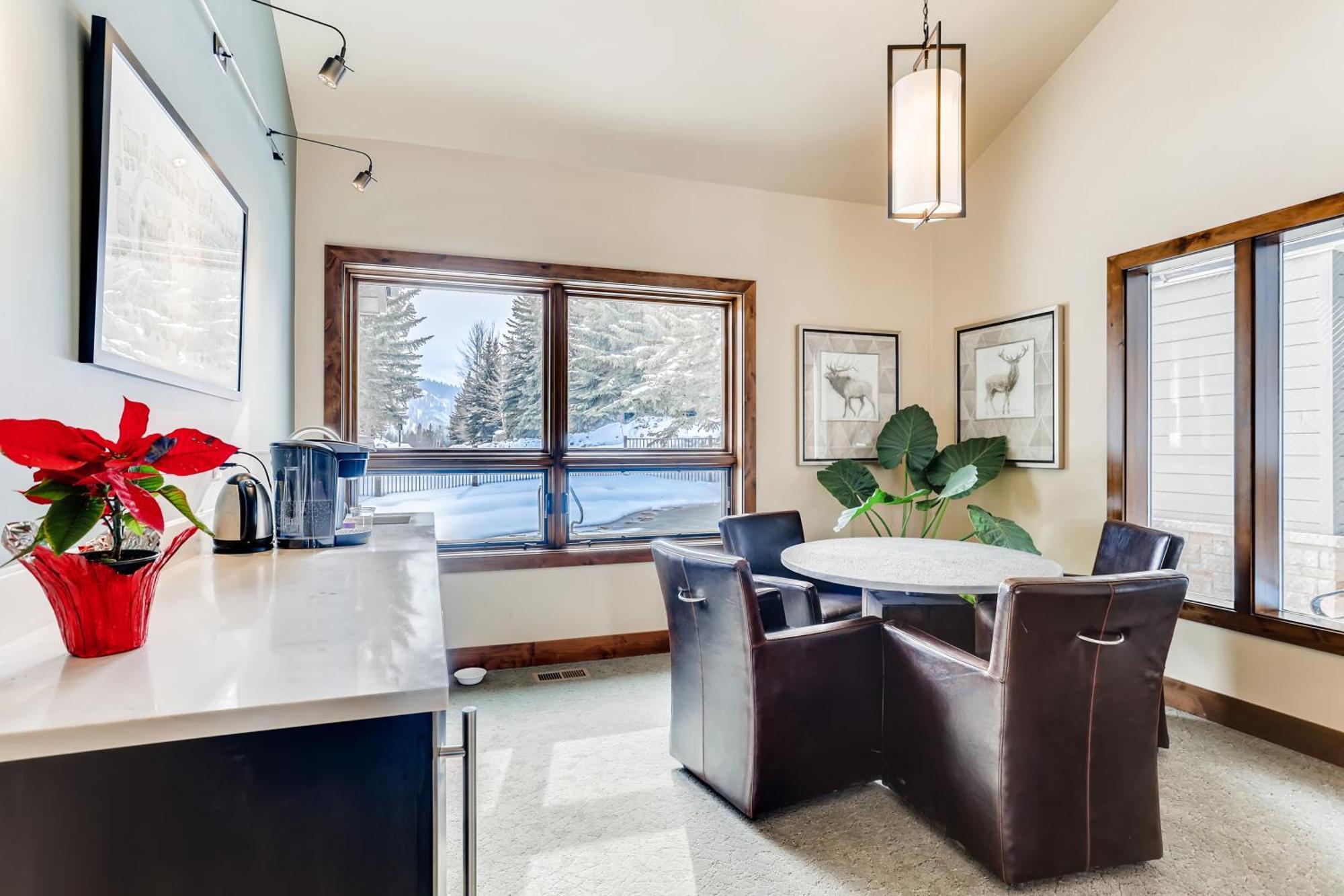 Ridgepoint Townhome 198 By East West Hospitality Beaver Creek Ngoại thất bức ảnh